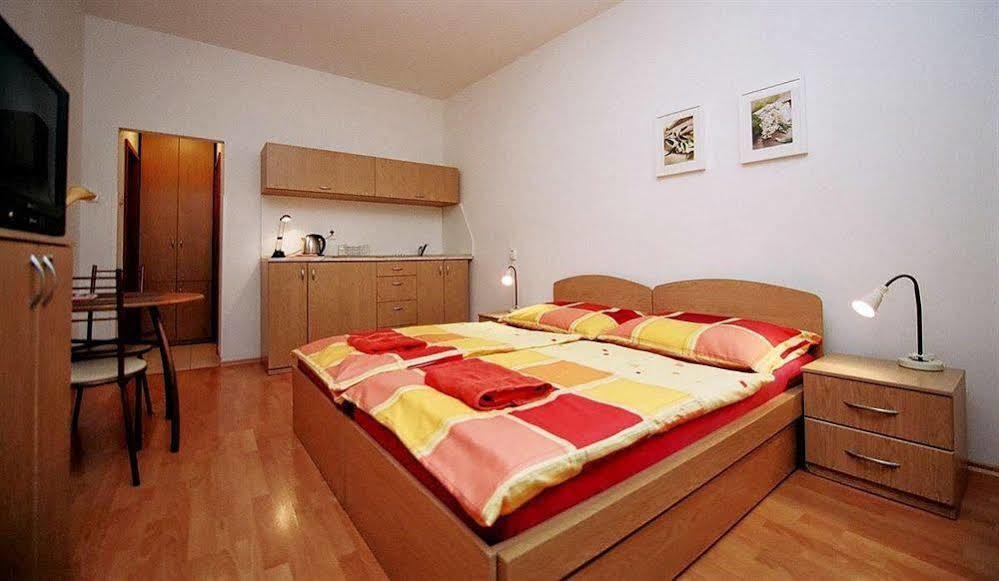 Apartments Presidential Palace Bratislava Luaran gambar
